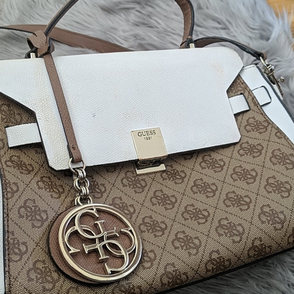 Guess white brown monogram handbag - Picture 2 of 5